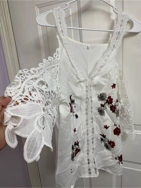 White Lace Cold-Shoulder Floral Women’s Top, XL
